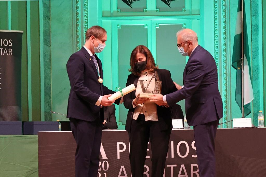 Guadalupe Miró ha sido premiada con el XI Premio Albéitar en su categoría científica